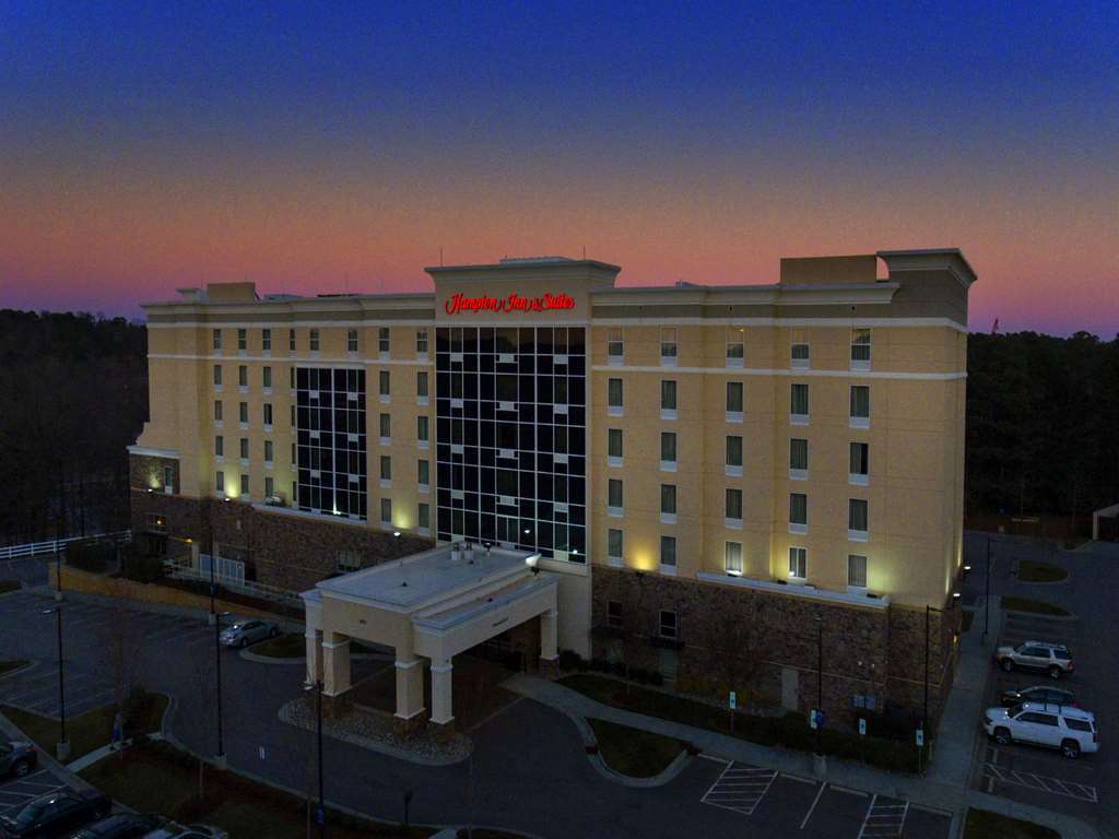 Hampton Inn & Suites Crabtree Raleigh Exterior photo